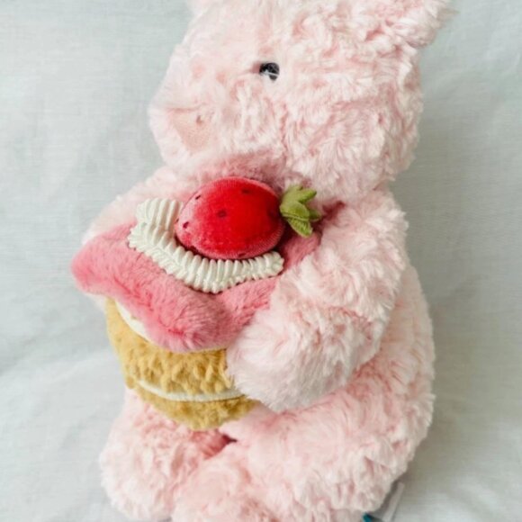Jellycat Shanghai Exclusive Strawberry Cake Bear BNWT Christmas Gift - Picture 3 of 5
